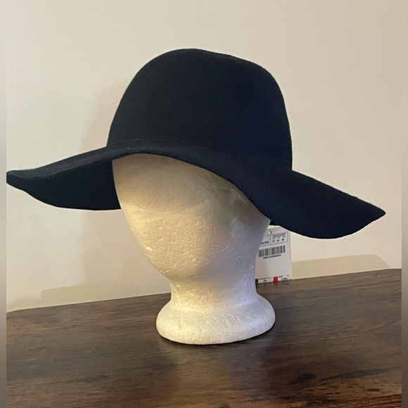 NWT Zara Black Wool Floppy Hat - Picture 1 of 9